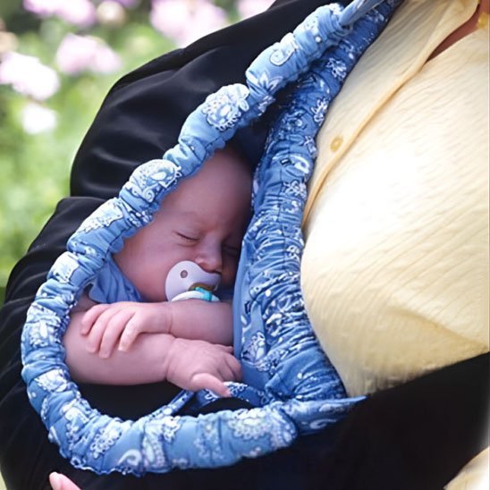 écharpe de portage bébé qui dort 