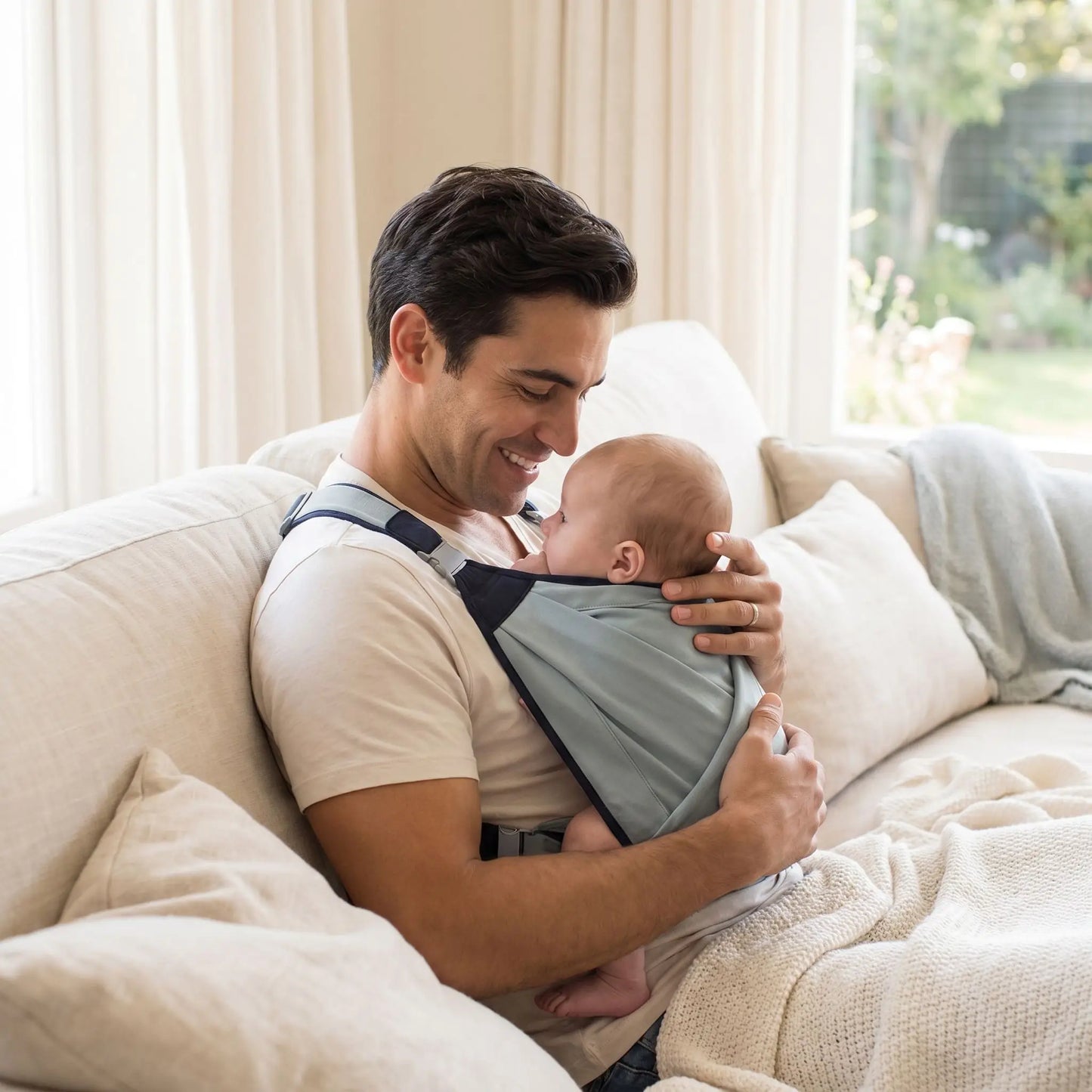 écharpe de portage papa relaxe avec bebe