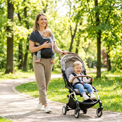 écharpe porte bébé maman au parc avec ses bébés