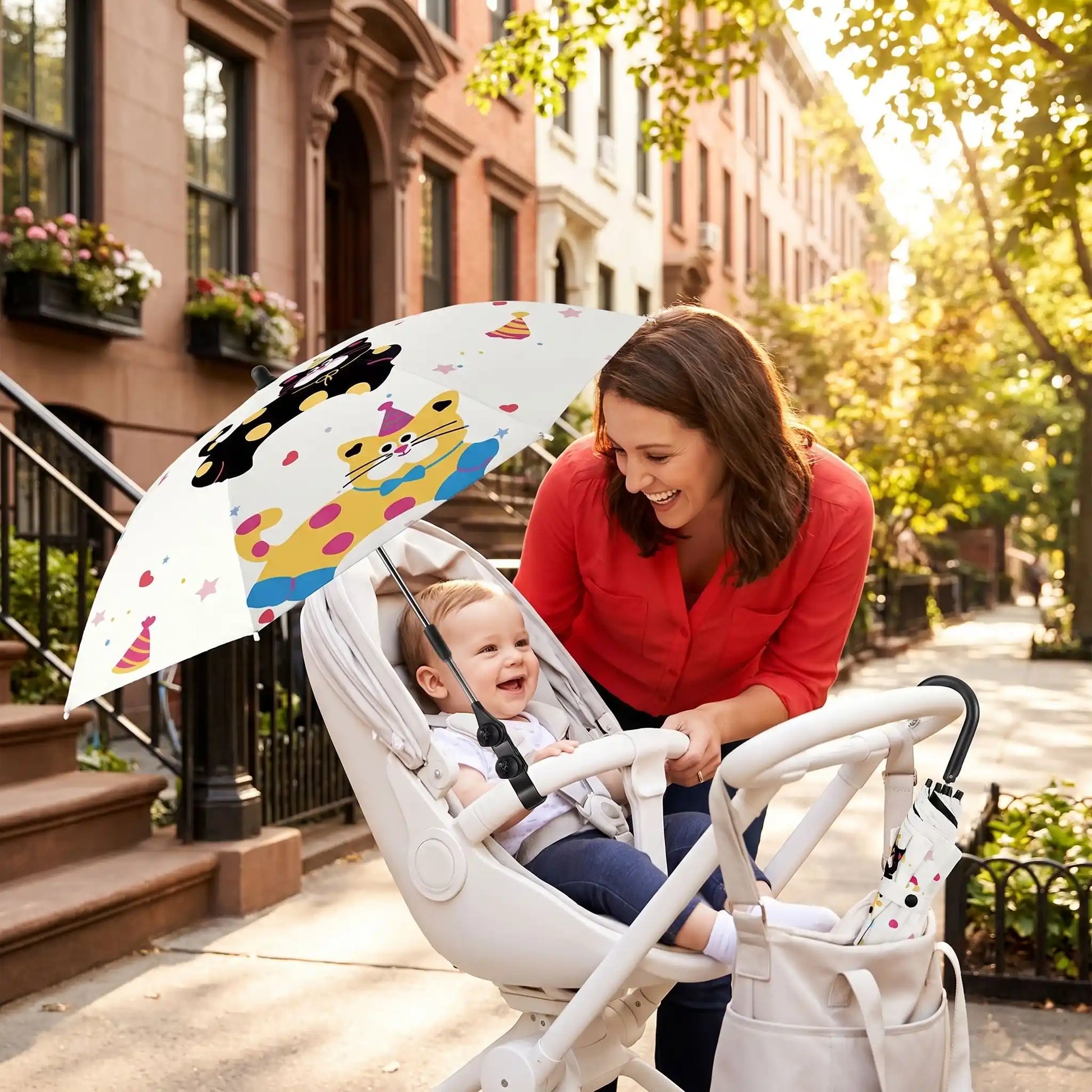 ombrelle pour poussette maman-contente avec son bebe