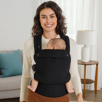 Porte bébé physiologique maman ravie