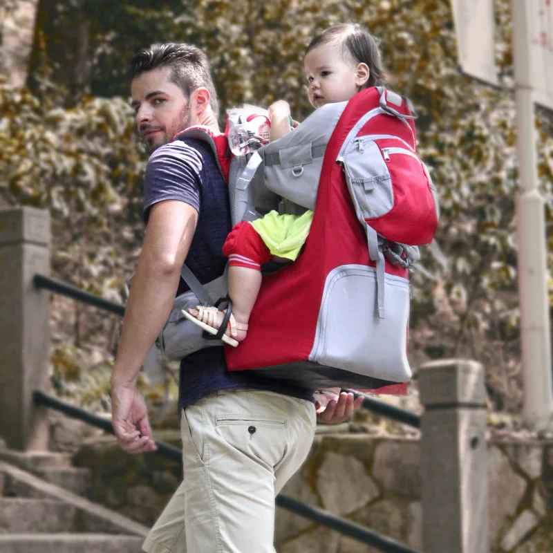 porte bébé randonnée papa et son bébé