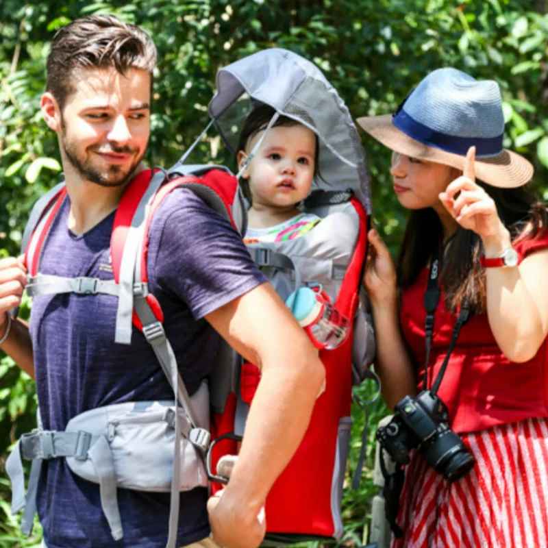 porte bébé randonnée sortie en famille